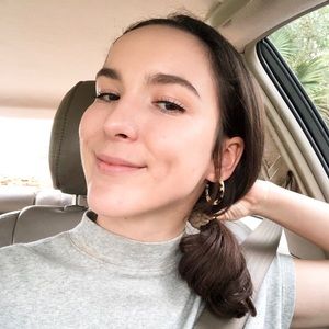 Meet your Posher, Julia